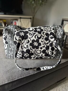Vera Bradley Black & White duffle